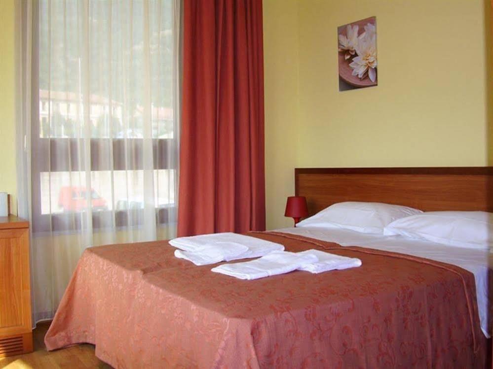 Hotel Palas Bruzolo Exterior foto
