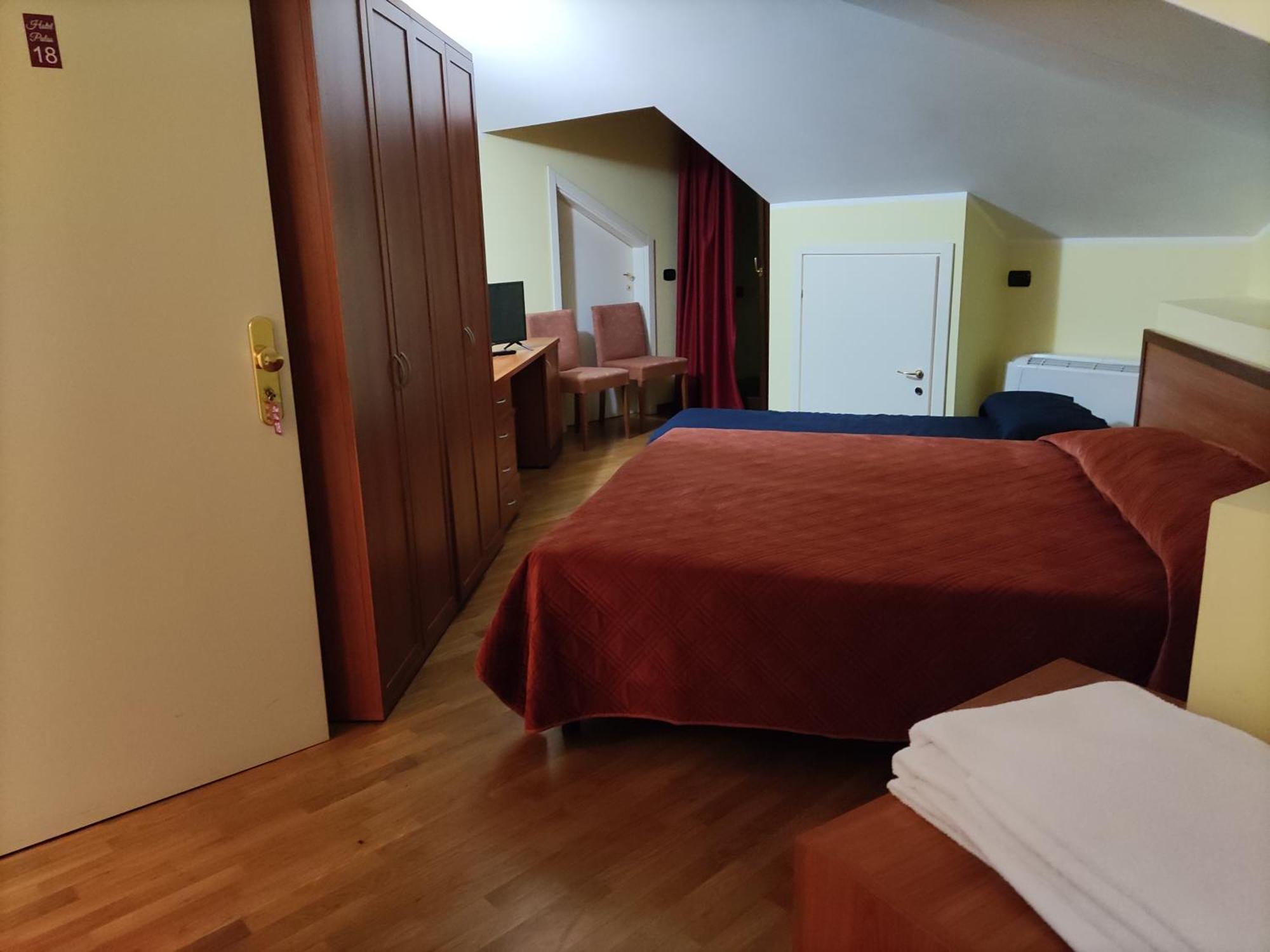 Hotel Palas Bruzolo Exterior foto