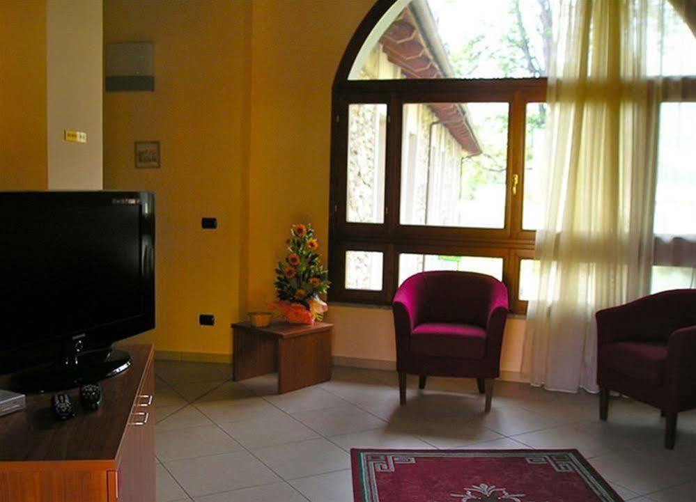 Hotel Palas Bruzolo Exterior foto